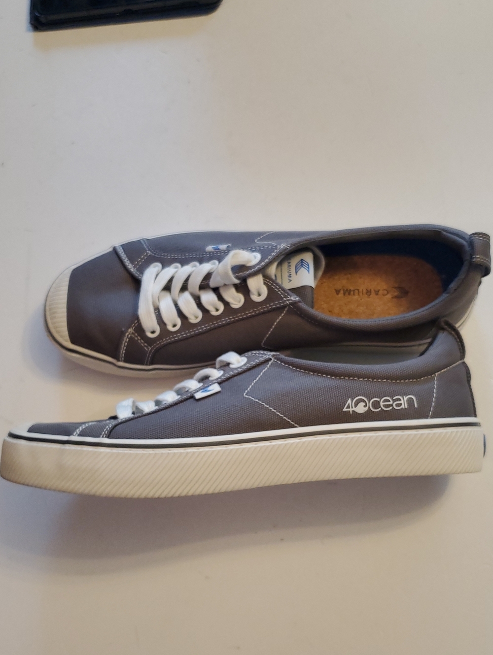 Cariuma 40 Ocean Grey Canvas Low-Top Sneakers with White Trim.